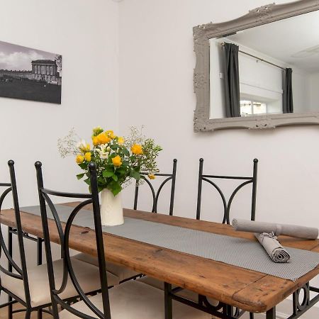 Pass The Keys Stylish 2 Bed Central Bath Apartment With Parking Exterior photo