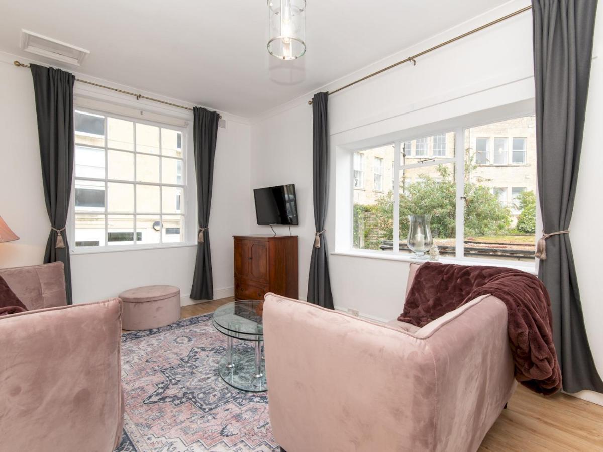 Pass The Keys Stylish 2 Bed Central Bath Apartment With Parking Exterior photo
