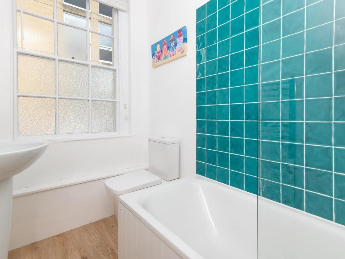 Pass The Keys Stylish 2 Bed Central Bath Apartment With Parking Exterior photo